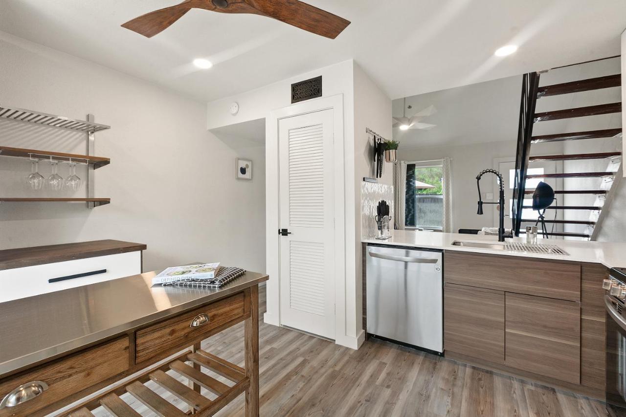 Contemporary Couples Getaway Near Austin Favorites - Loft 21 Apartment Exterior foto
